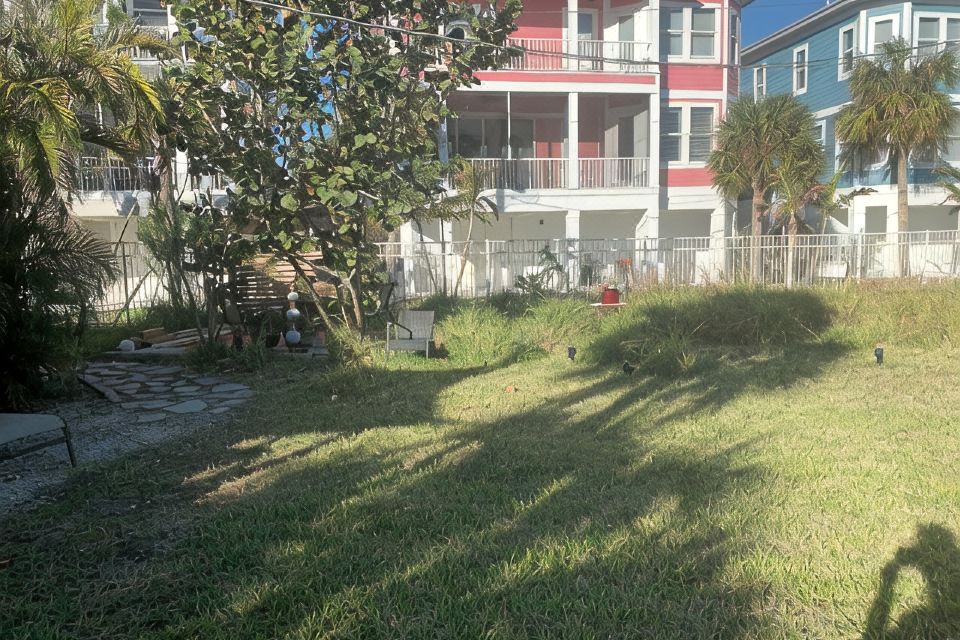 Photo 2 of 6