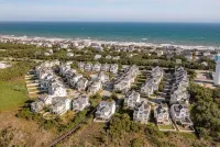 Beautiful 5 bedrooms, 5.5 baths on sound and walking distance to beach and shops - 3-Star