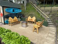 Your rustic lakeside retreat awaits at Goldens on the Lake!