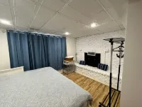 Enjoy Beautiful Sunsets at a Lake Side Cottage - 3성급