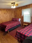 Cozy cottage with WiFi in East Tawas - 3 bedrooms