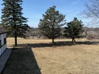 Horse lovers paradise with 2 bedrooms and WiFi, AC in Lake Geneva Hotels in Lyons