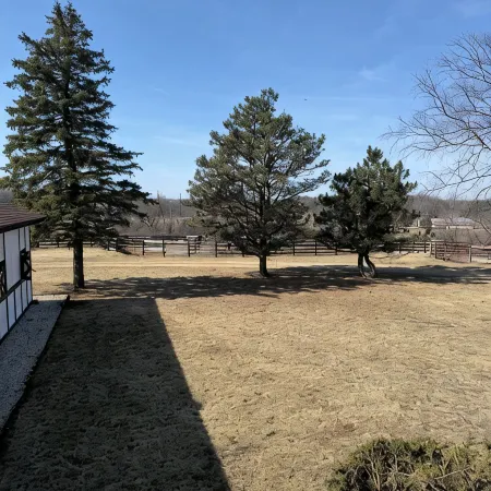 Horse lovers paradise with 2 bedrooms and WiFi, AC in Lake Geneva