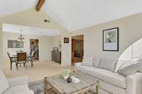 Spacious 4-bedroom Home - 홈스테이