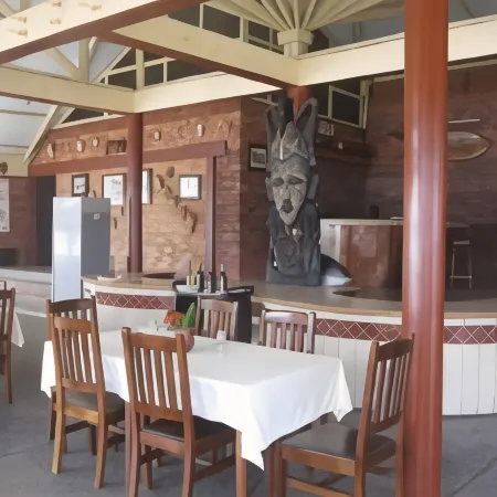 Coconut Grove Beach Resort Отели в г. Элмина