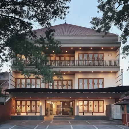 Kertanegara Premium Guest House