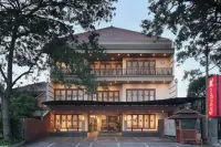 Kertanegara Premium Guest House - Afhentnings-/afleveringstjenester