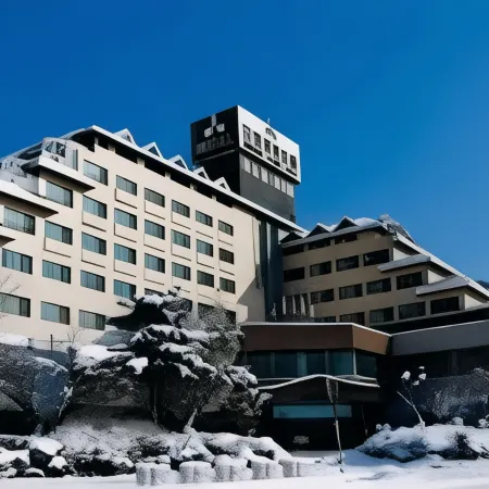 Danyang Tourist Hotel Edelweiss Отели рядом с достопримечательностью «Храм Чонбанса»