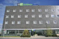 Holiday Inn Express 潘普洛納 - 停車場