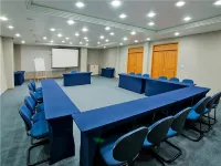 SJ Royal - San Juan Curitiba Hoteles cerca de Bosque Alemán