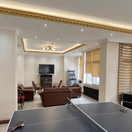 Altinnal Hotel