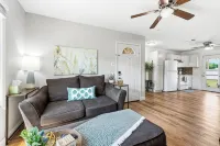 Near Hsu, Acu & Hendrick ~ Clean ~ Charming Cottage  ~ New Discounts ~ Pets - บังกะโล
