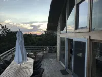 Ultimate relaxation at the beach and conservation land, completely renovated - Hot Tub