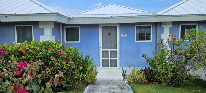 Waterfront on White Sound, Private Dock, Beach, Swimming Pool, Solar/Batteries Hotels in Green Turtle Cay