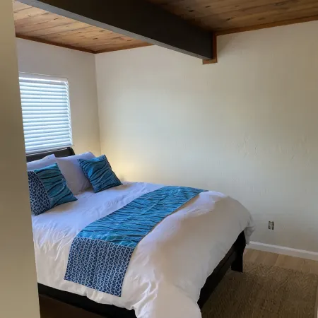 ARCATA cozy 2-bedroom with fireplace, close to downtown and Cal Poly Humboldt