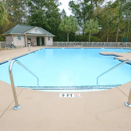 3 Bedroom ground floor -17th Hole - True Blue - near pool - wifi