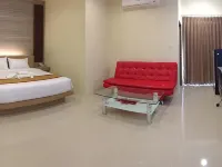 Chansuda Lake View Hotel Hotels near Ubon Square