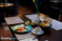 Hotel Wyspiański - พร้อมอาหารเช้า