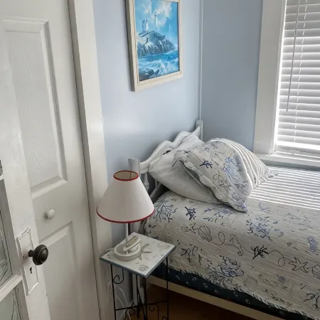 Classic Maine Beach Cottage - In the Heart of Ogt. Village , Walk to everything