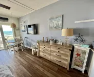 Oceanfront, private balcony, stunning panoramic views of the Atlantic - Homestays