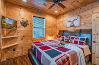 3B/3B/Hot Tub/Ping Pong/Arcade/Shuffle Board - Boutique