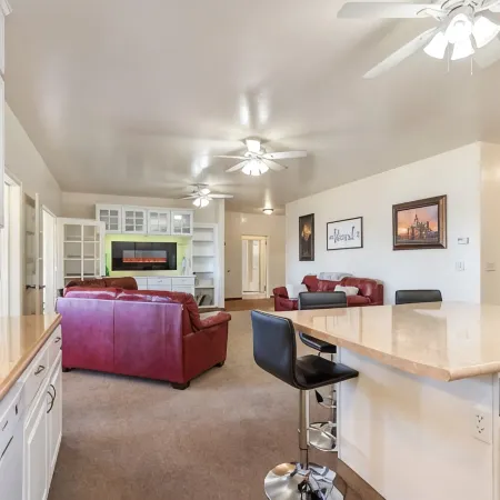 Springville Welcome Home: spacious 5-bedroom house in delightful Springville