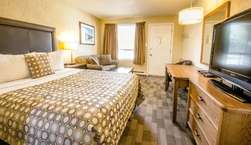 Crystal Springs Lodge - Motels