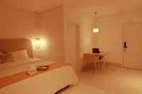 Roka Hotel Boutique - 3-Star