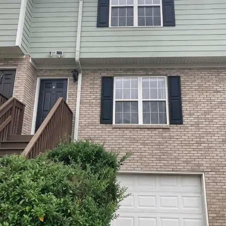 Renovated Townhome with Two King Beds & Sep Bath