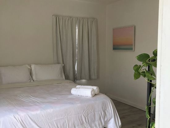 Charming 1-bedroom house with WiFi in lovely Bakersfield