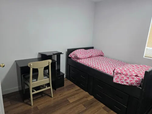 A peaceful abode with adventure and entertainment nearby! - 2-Star