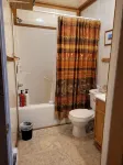 Cozy Fireside Cottage - Kutenai - WiFi
