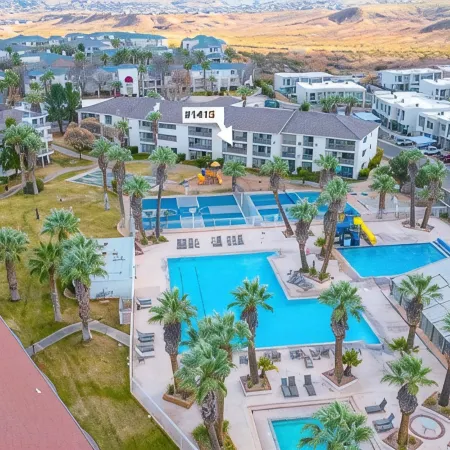 Perfect Family Escape - 3 Bed Condo w/ Pools