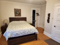 Waterfront 6 bedroom (8 beds) , 51/2 bath house in Summerside, Pei. - balcony