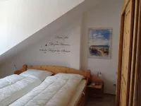 TOP HOLIDAY APARTMENT 65 SQM WITH 2 BEDROOMS, WLAN, balcony - Homestays
