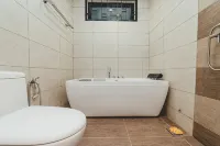 Molek Little Joy Studio 4Pax Bathtub with Balcony
