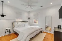 The Philip's Suite, newly renovated 3 Bed/3 EnSuite Bath, 1 Block to King - Condos