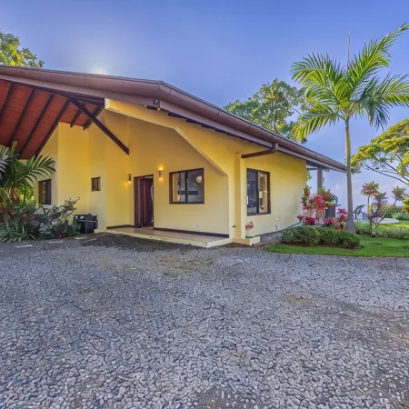 Incredible Ocean Views, Private Pool, Fully Equipped Villa in a Gated Community