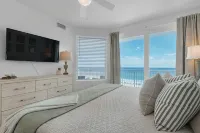 Spectacular Gulf Front 4 bedroom/3 bath condo in the newly built Blu complex - Kitchens