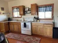 Lasater Ranch Bunkhouse- close to town & wineries! - 2-Star