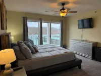 Lakefront Parkview Bay Condo/Amazing Views/Boat Slip - 4-Star