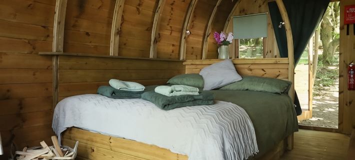 Warwickshire Woodland Glamping Cabin - Oak Hotels in Warwick