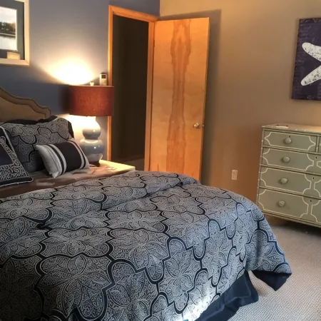 Premier Vacation Rental, Pet Friendly, Walk to Water, Restaurant, Shopping, WiFi