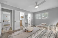 HUMMINGBIRD HAUS \\ 6 Bedrooms \\ Mid-Century \\ 2-Unit Home \\  2 Kitchens - balcony