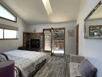 INDEP.CLOSE TO SKI/REMODELED CHALET ON XL LOT W VIEWS OF SKI RESORT &MOUNTAINS - واي فاي
