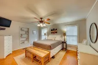 Direct Beach Access, Watersports, Lakeside Firepit and more @ Crystal Cove - 4-Star