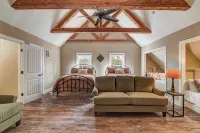 Perfect for Large Families-Lakeview Lodge - Sleeps 18 -Pools - Next to Sdc - 山莊