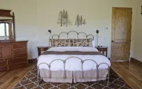 Big Diamond Ranch<br>Luxury home with mountain views and a river running through - 4-Star