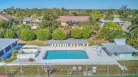 Close to the Beach and 5th Ave! Fun Naples Peaceful Getaway 4U! - 3-Star