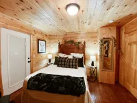 Cozy Chalet retreat on Lake Pennock - Chalets